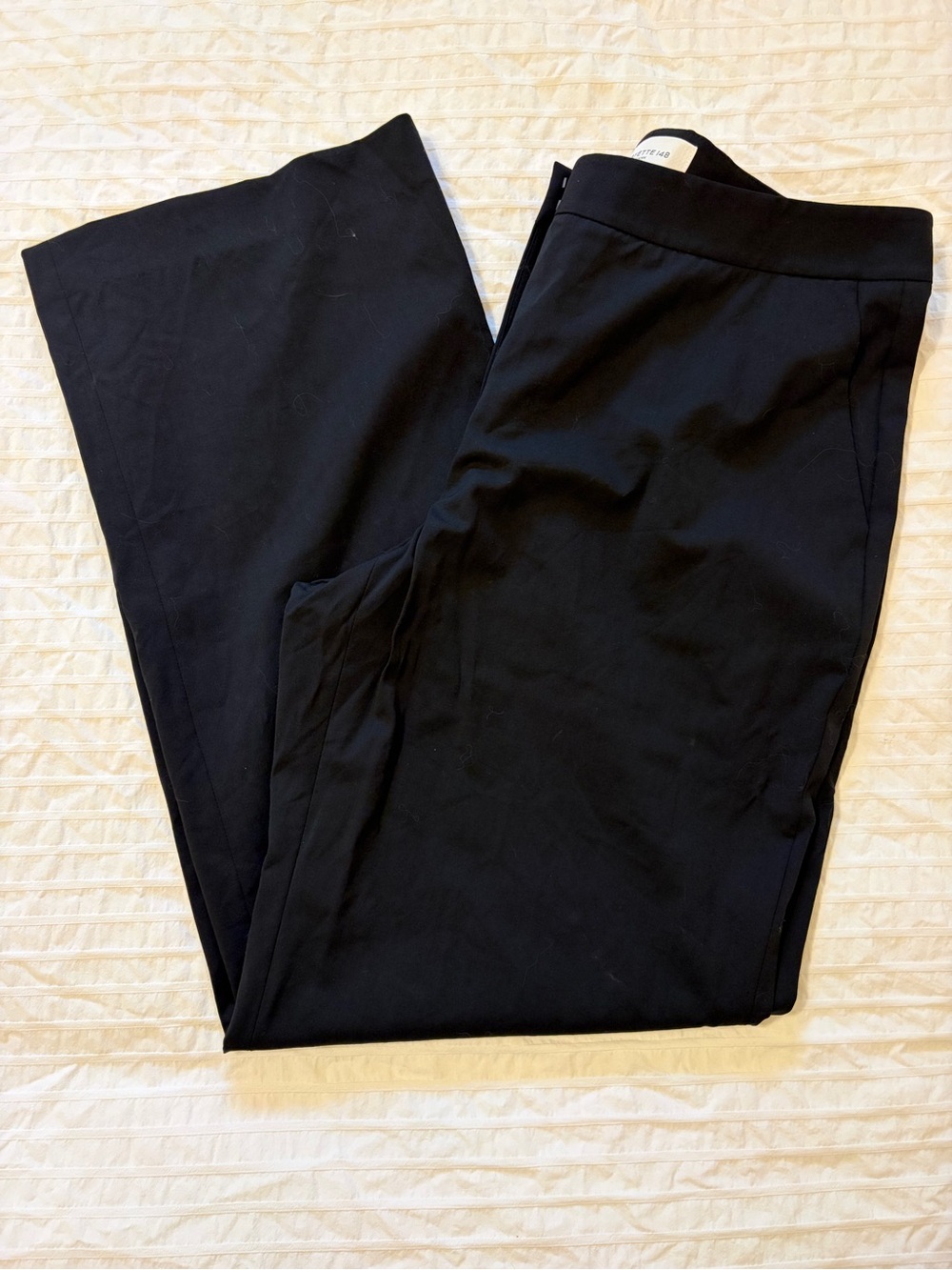 LAFAYETTE 148- size 10 New York black trousers